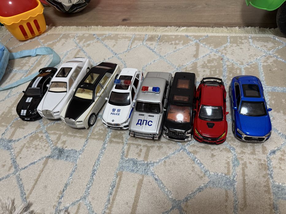 Продам железные машинки