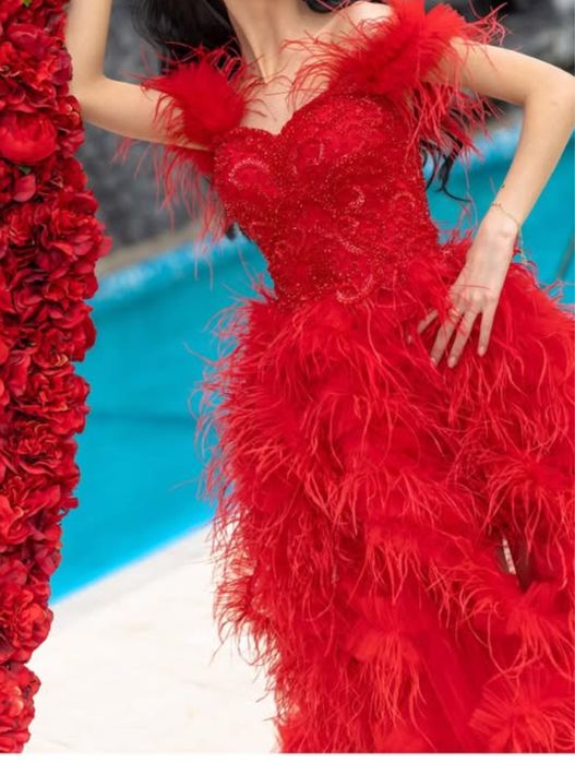 Дизайнерска рокля размер С