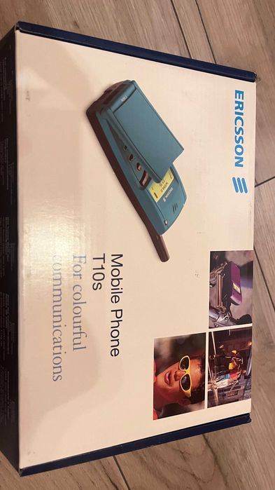 Ericsson T10, nou, toate accesoriile.