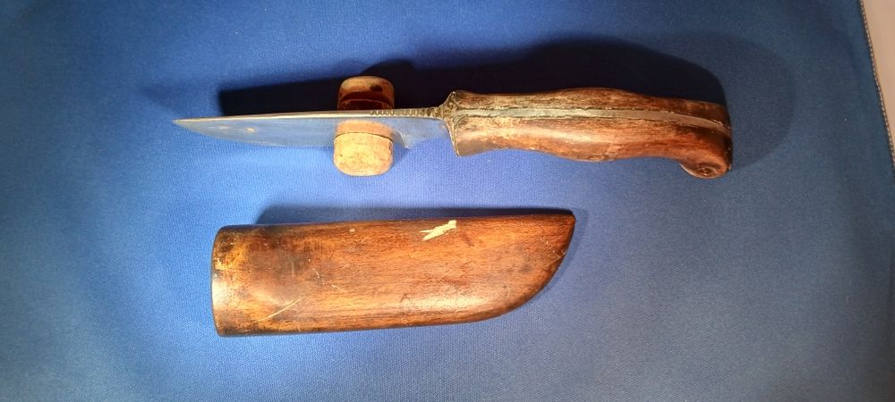 Стар кован нож за лов и дране винтидж острие