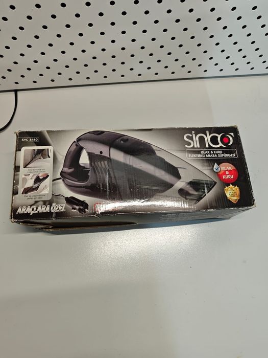 Автомобильный пылесос.