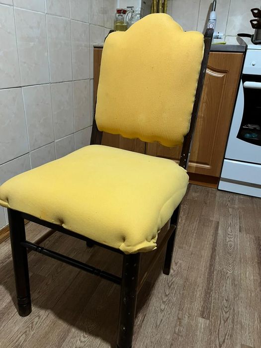 Стулья пять штук.