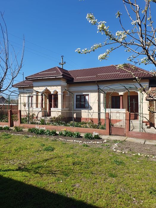 Vând casă în comuna Vișina, jud. Olt