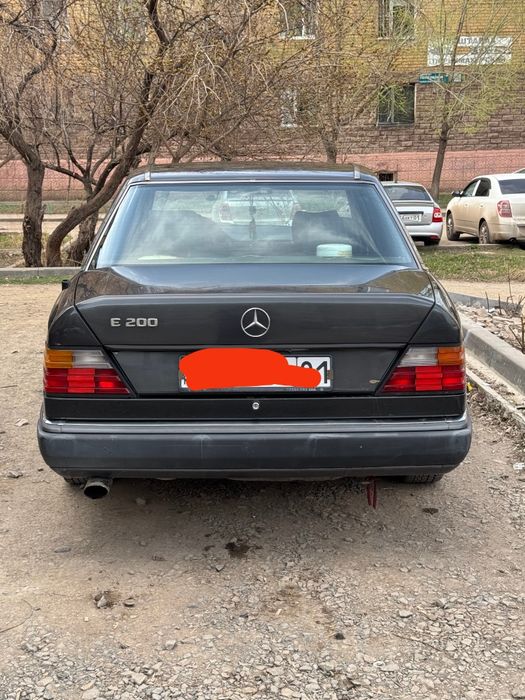 Mercedes Benz E200
