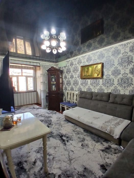 Uy sotiladi srochna!!!