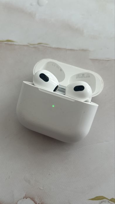 Airpods 3 почти новые