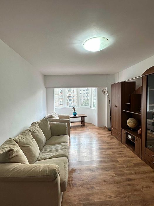 Apartament 3 camere de inchiriat