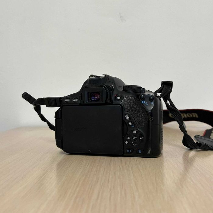 Canon 700D / Rebel T5i
