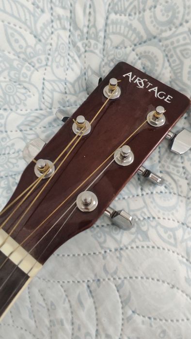 Акустическая гитара