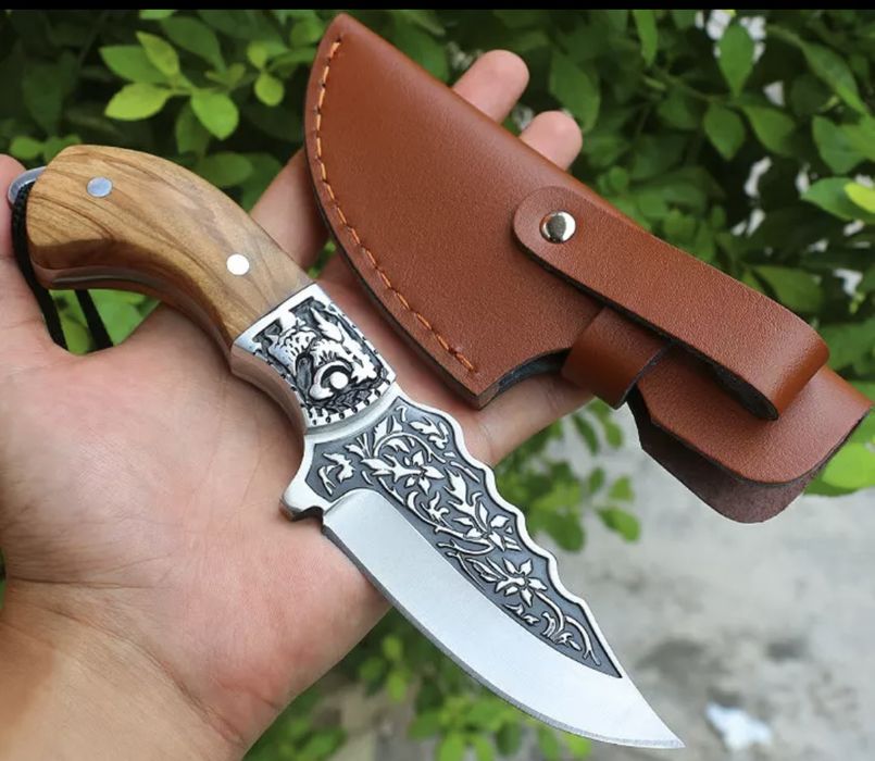 Ловен нож за дране на животни с кожена кания подходящ за ловци