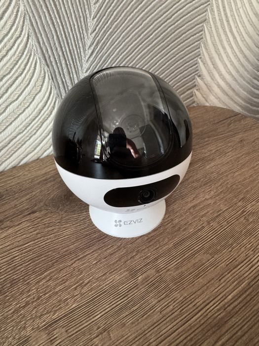 IP-камера EZVIZ C7 (CS-C7, 4MP, Wi-Fi)