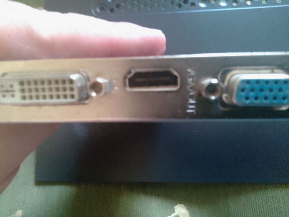 Видеокарта gf210 (1gb)