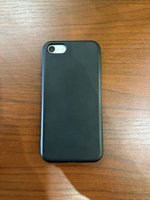 Iphone se 64 GB запазен