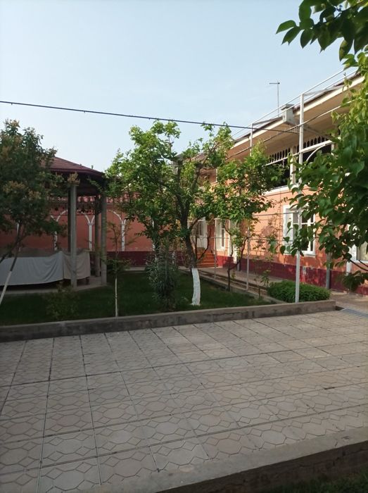 Назарбек Харакат махалла Nazarbek 8 сотих.11 хона.