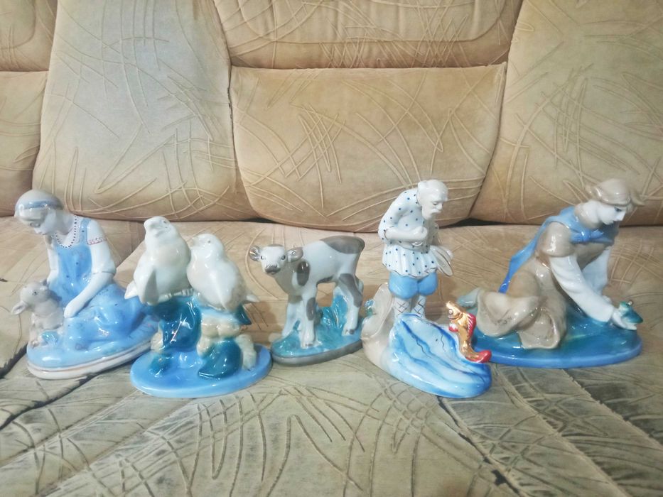 Статуэтки  фарфор Советские отличные Гжель