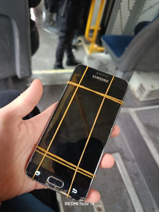 Продам самсунг А3 2016