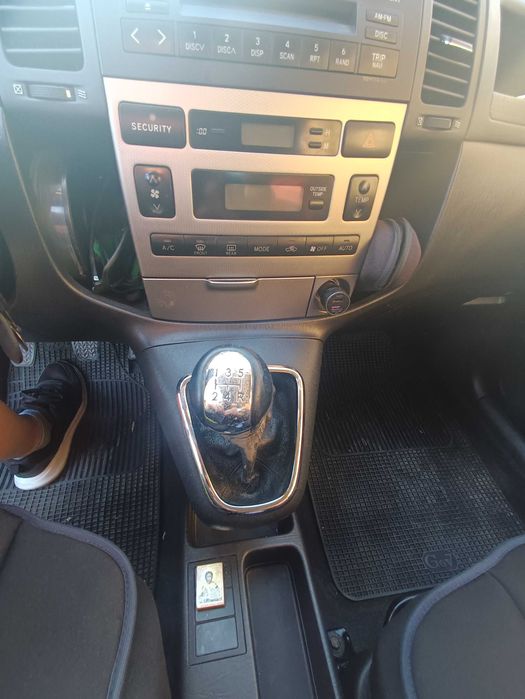 продава се Toyota Corolla 2003 2.0дизел 90 кона