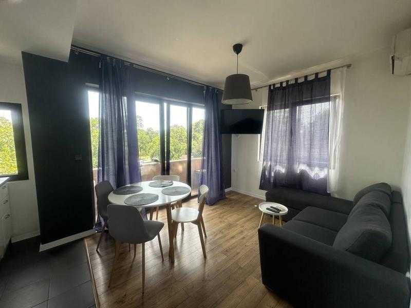 Дава се под наем Двустаен апартамент в Бургас, Център - 45 кв.м за 561 € - Снимка #1