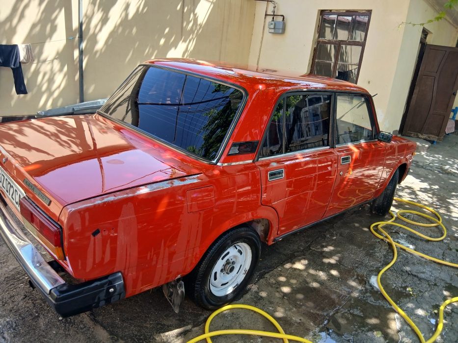 ВАЗ 2107 сотилади.