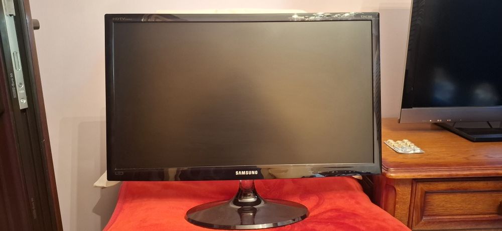 Samsung T24C300EW / Monitor TV 24” Full HD – stare impecabilă