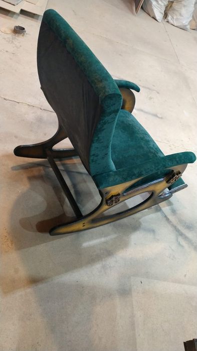 Продам новую кресло качалку!