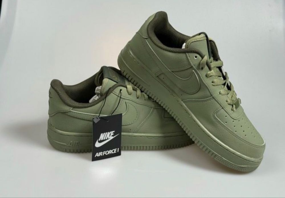 Обувки на едро 36-44н) Nike Air Force 1 07' Triple White Classic на едро