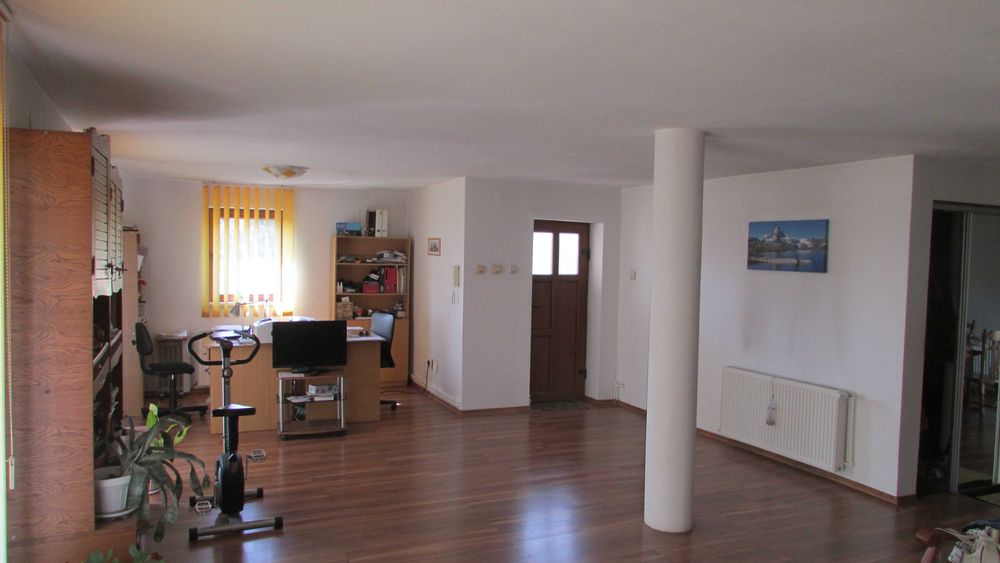 Vând /schimb cu 2 camere + diferență  vilă d+ p+1  -zona Vulcan Deva