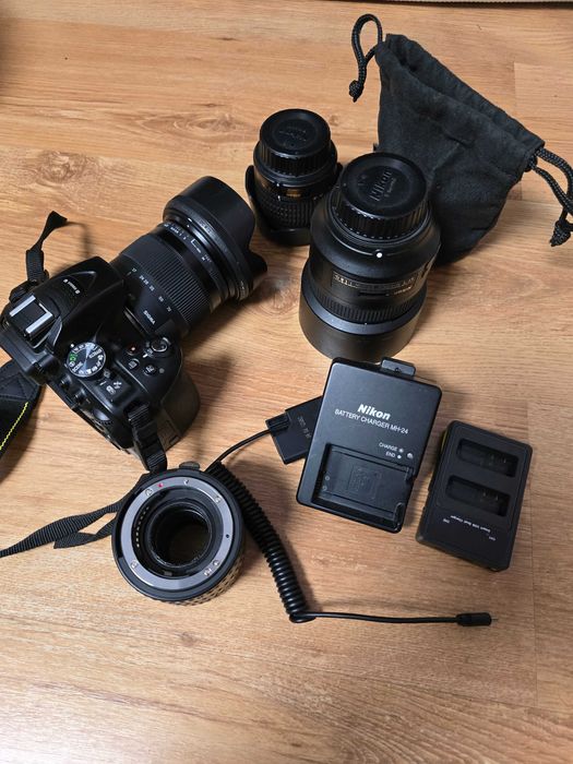 Kit Nikon D5300 18-55mm VR + accesorii + obiective separat