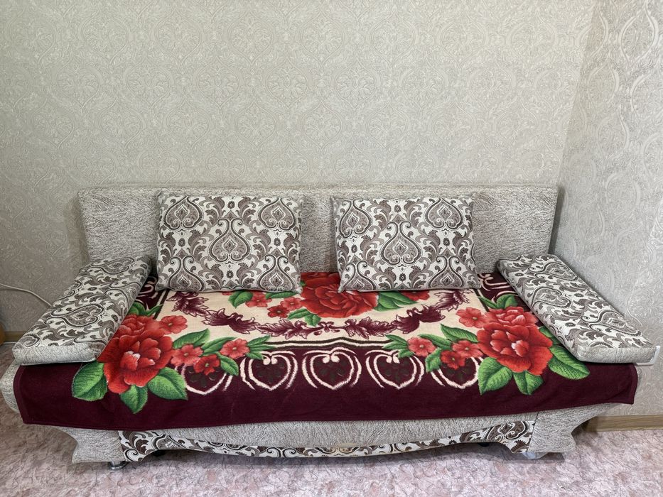 Диван двухместный