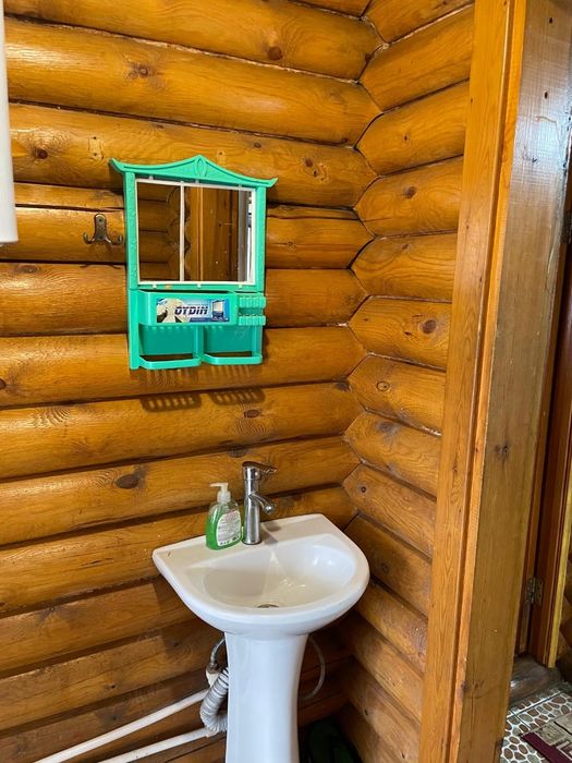 Домик сруб в лесу в Боровом