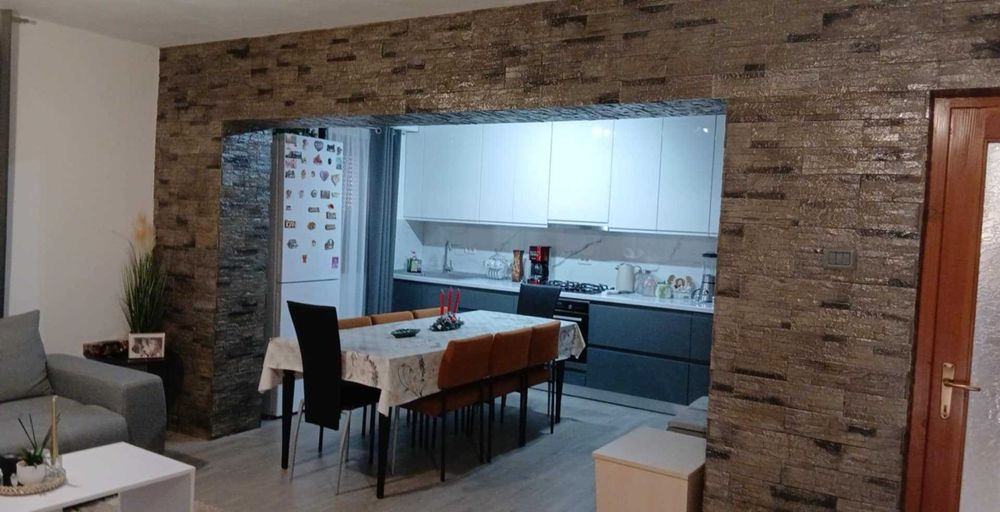 Vand casa in sat liniștit,detalii watap 0035796298810