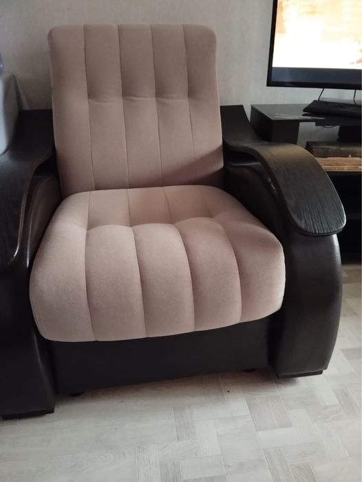 Диван и два кресла комплект