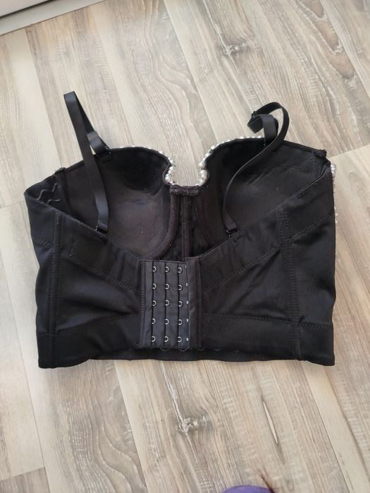 Ефектен корсет с перли