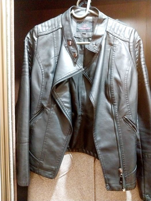 Кожаная куртка 42 разм