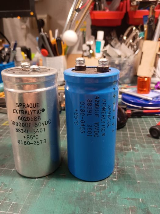 Condensatori electrolitici