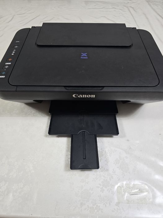 Продается принтер цветной Canon принтер сатылады