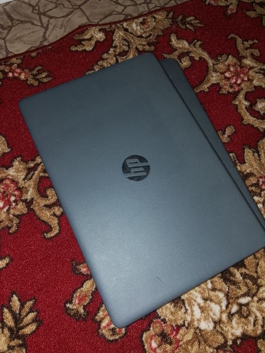 Продам два ноутбука по цене одной hp