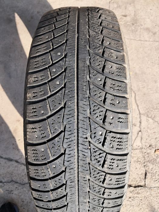 Зимние шины в хорошем состоянии