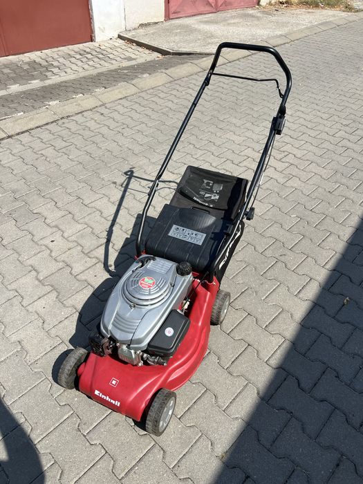 Masina de tuns iarba pe benzina Einhell
