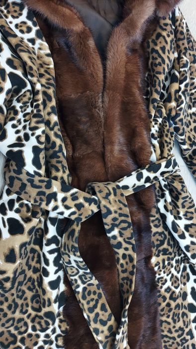 Шуба норка с капюшоном  леопард