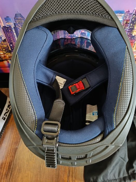 Мото шлем от швейцарского бренда IXS