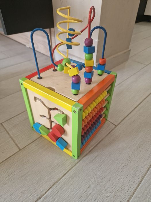 Образователен куб за игра дървен