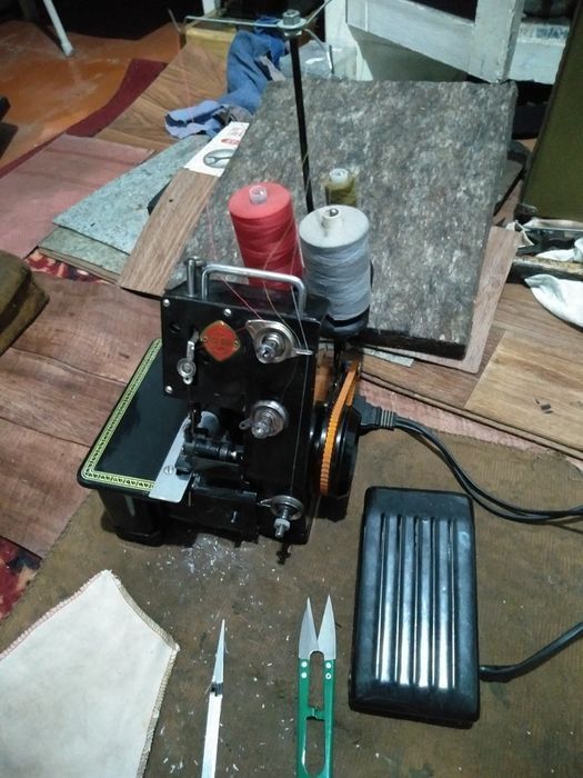 Оверлок трёхниточный