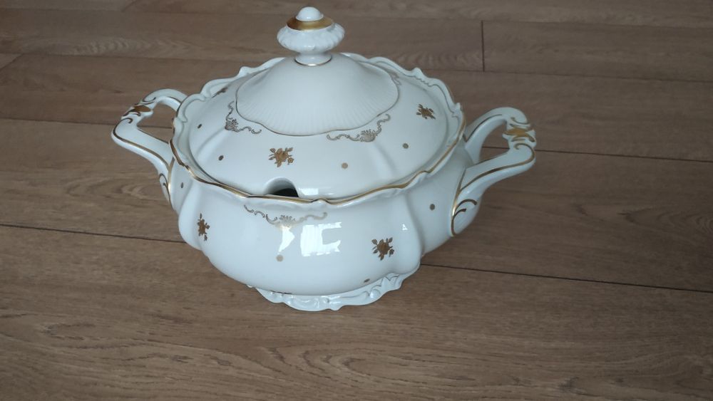 Антикварная  фарфоровая супница