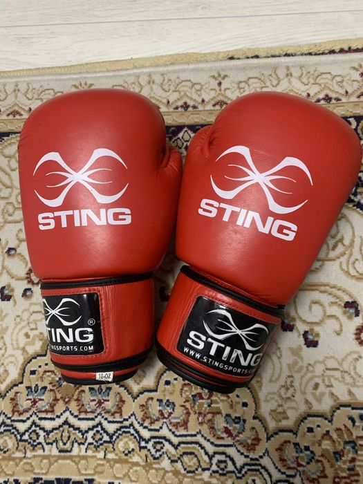 Боксерские перчатки STING