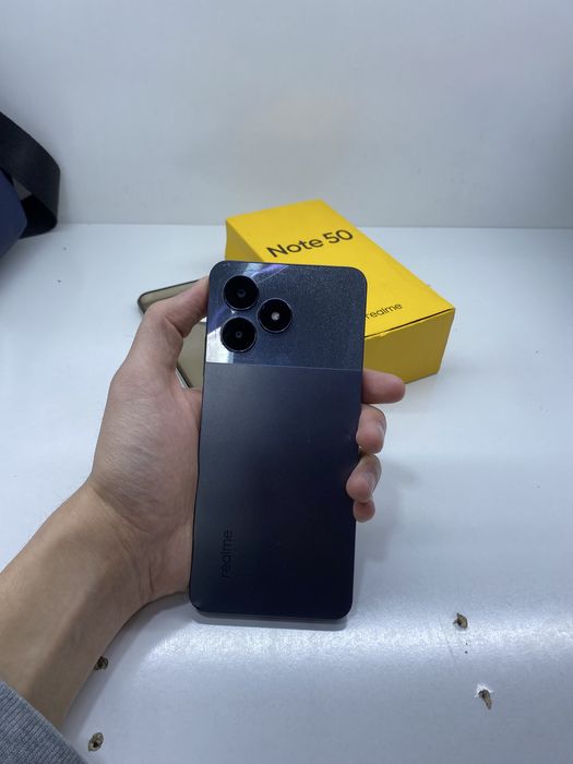 Realme note 50.