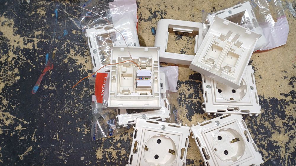 DKC. Розетки DKC.