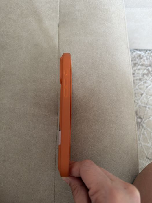 Айфон 17 про макс чехол