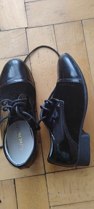 Pantofi noi nr28