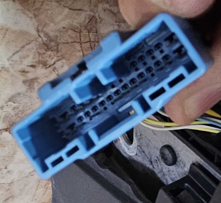 Тесла 3 Централна конзола